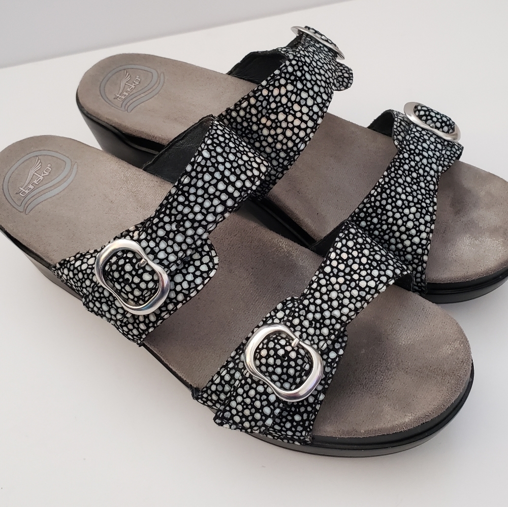 Dansko Sophie Pebbled Black Slip On Sandals Sz 42